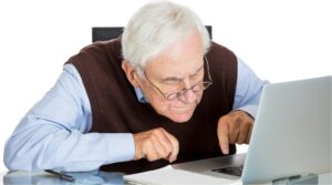 Historias inspiradoras de adultos mayores que usan la tecnología para mejorar sus vidas. Aprende cómo tú también puedes hacerlo con herramientas y consejos prácticos.